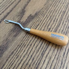 LEEWARDS Made in England Latch Hook Rug Tool Wood Handle 6" Needlework Supplies