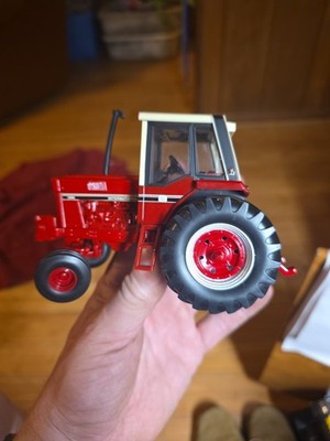 ERTL 1/32 International Harvester Tractor 1486 Wide Front w/ Cab EUC