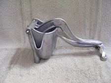 WEAR-EVER ALCOA ALUMINUM SQUEEZER/JUICER