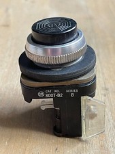 ALLEN BRADLEY 800-B2 SER B BLACK PUSH BUTTON WITH 800T-XD1 SER C CONTACT BLOCK