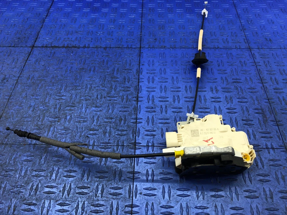 Actuador de cierre de cerradura de puerta delantera izquierda Porsche Boxster 2017-2023 OEM Foto 4 de 4