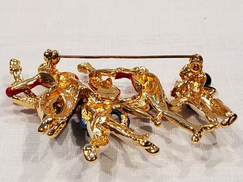 Musical Group Sweater Pin Guitars Singer Saxophone Goldtone Enamel 2.75"x2.25" - Afbeelding 4 van 9