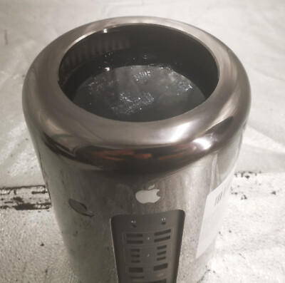 Apple Mac Pro Late 2013 3GHz 8-Core Intel Xeon E5 64GB RAM