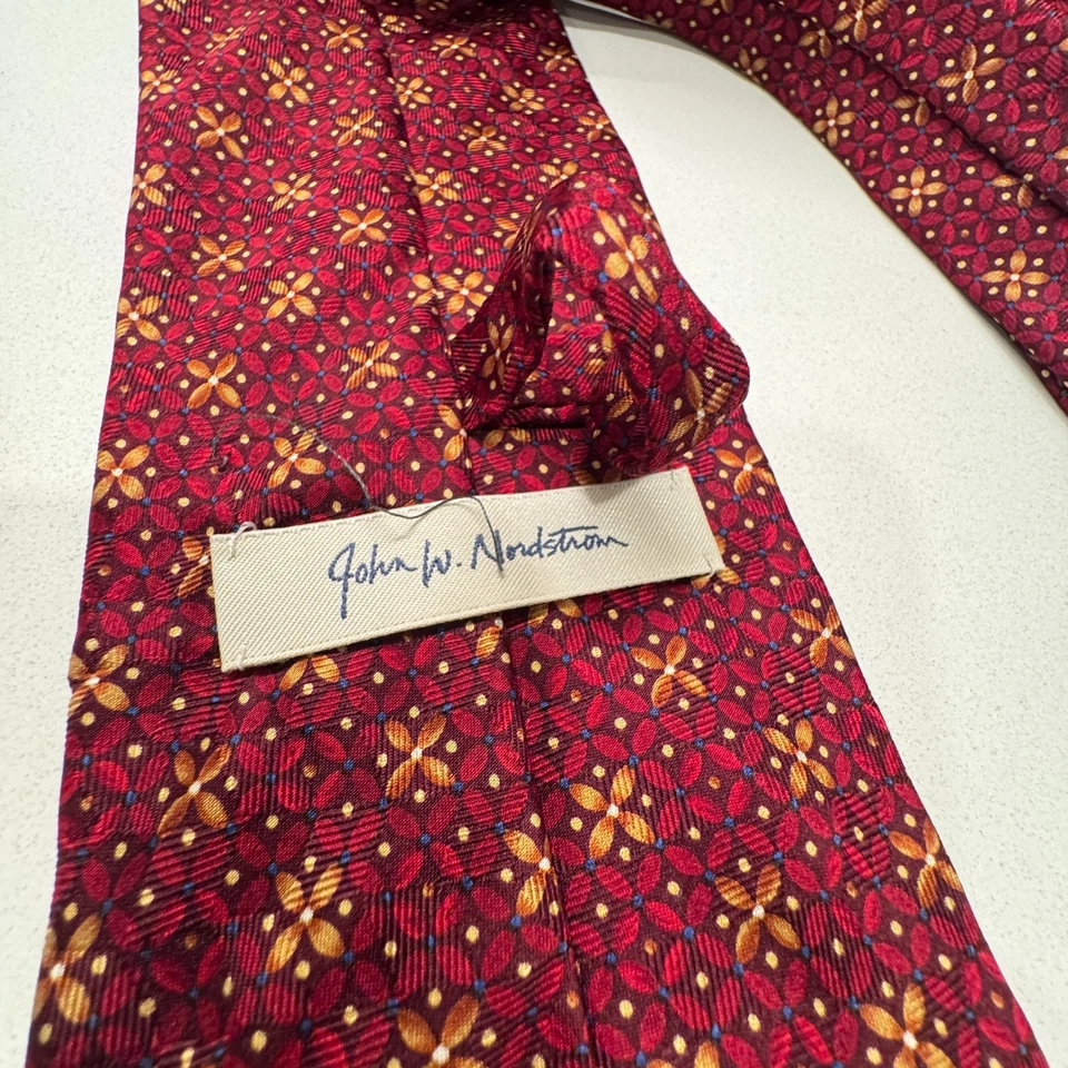 Corbata formal John W Nordstrom roja geométrica floral hecha en EE. UU. 100 % seda Foto 3 de 4
