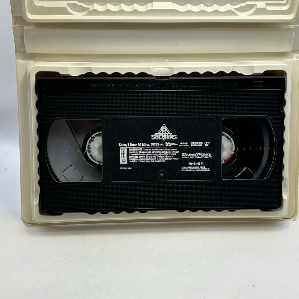 Small Soldiers VHS 1998 Video Tape Classic 90s Movie VTG Clamshell Nearly New! Foto 4 de 4