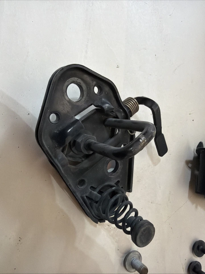 2004 CHRYSLER CROSSFIRE HOOD UPPER LATCH CATCH RELEASE and locking OEM w/bolts - Image 3 of 4