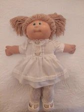Vintage Cabbage Patch Kids Girl, Blond with white dress. Coleco 1978/1982