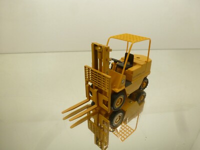 JOAL 215 CAT ELEVATOR TRUCK SERIES V -1:25- GOOD CONDITION - 173