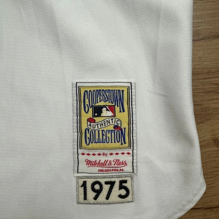 Boston Red Sox #27 Carlton Fisk 1975 Mitchell Ness Cooperstown Size 44 Large L - Image 2 of 4