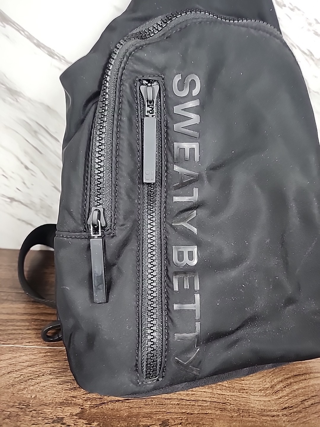 ☆RARE☆ ~All In Motion Sling Crossbody Bag - Black~ ☆NICE-LOOK☆