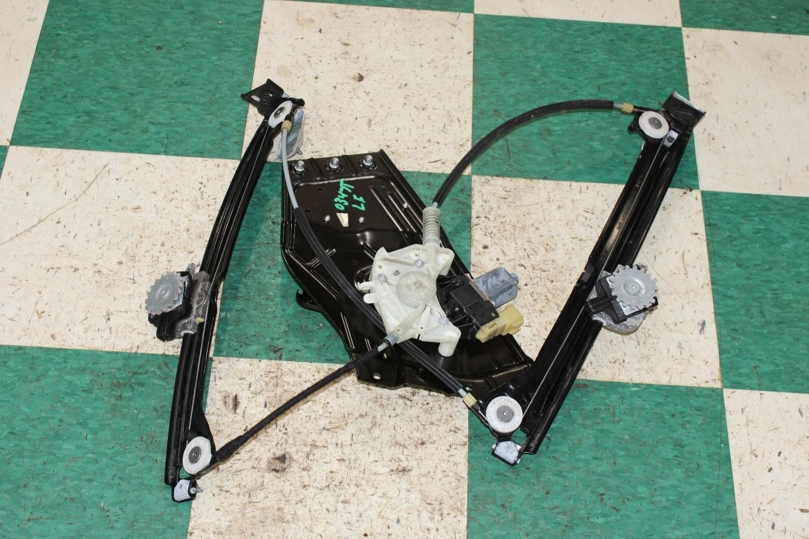 Maserati Quattroporte 2014-2024 Front Left Window regulator