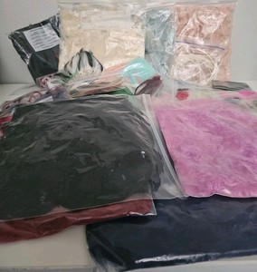 Colored Feathers For Crafters Large Lot Of Colored Feathers More Than 30 Bags