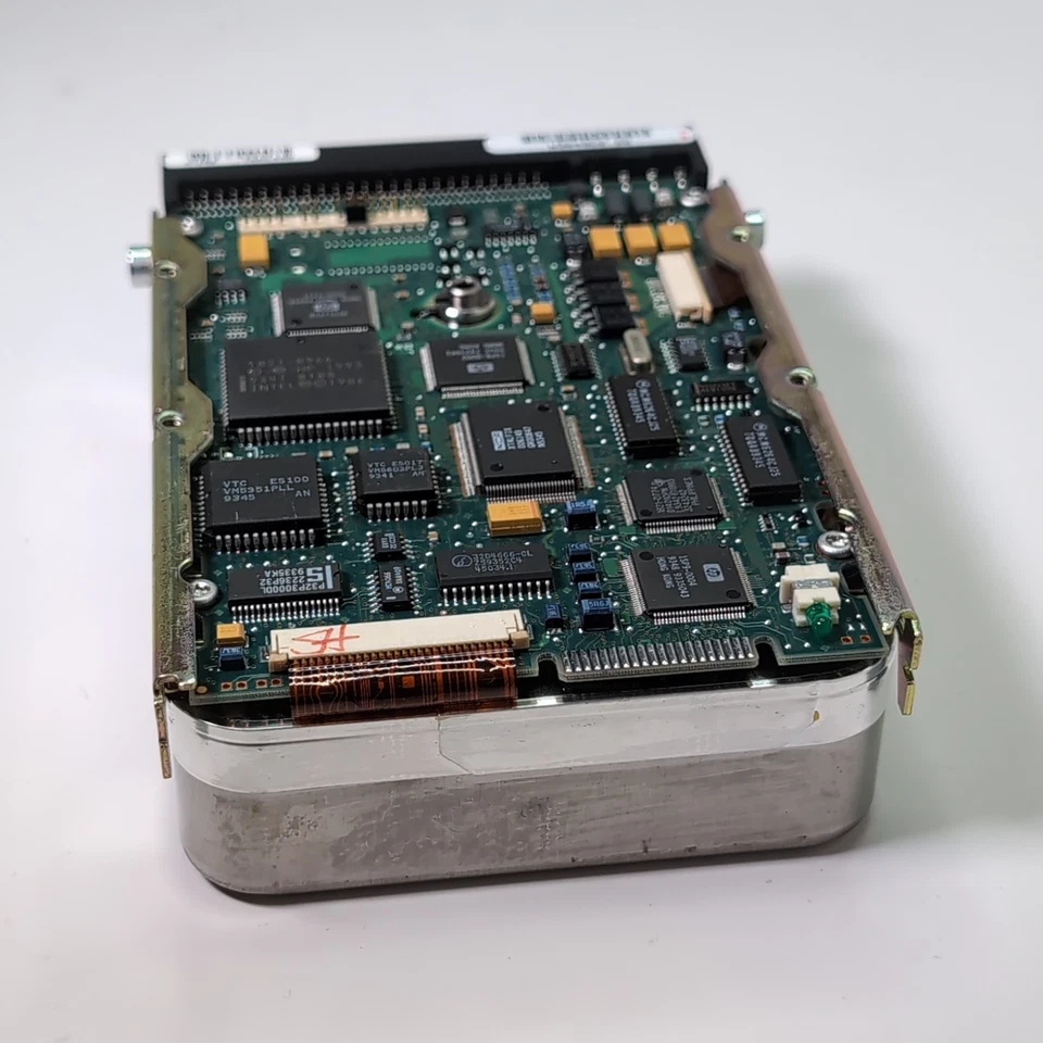 Untested - Compaq C2490A 142214-001 2.1GB HH 50 PIN Hard Drive - Image 3 of 3