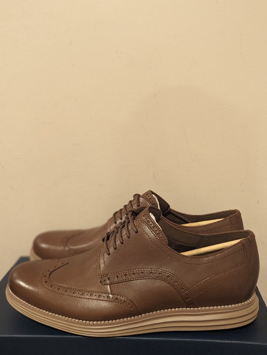 Cole Haan Men display picture 1