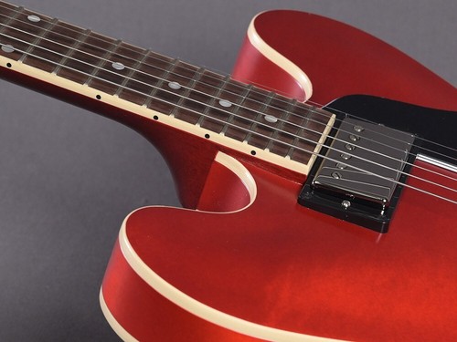 Gibson ES-335 Satin Cherry - Picture 5 of 15
