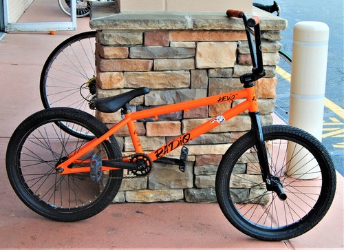 Radio Revo Pro 20 Inch Bike - Local 