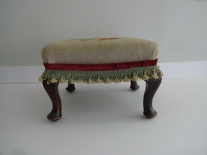 Antique Foot Stool Seat Wooden Frame Legs Floral Embroidered Seat 9 High Ebay