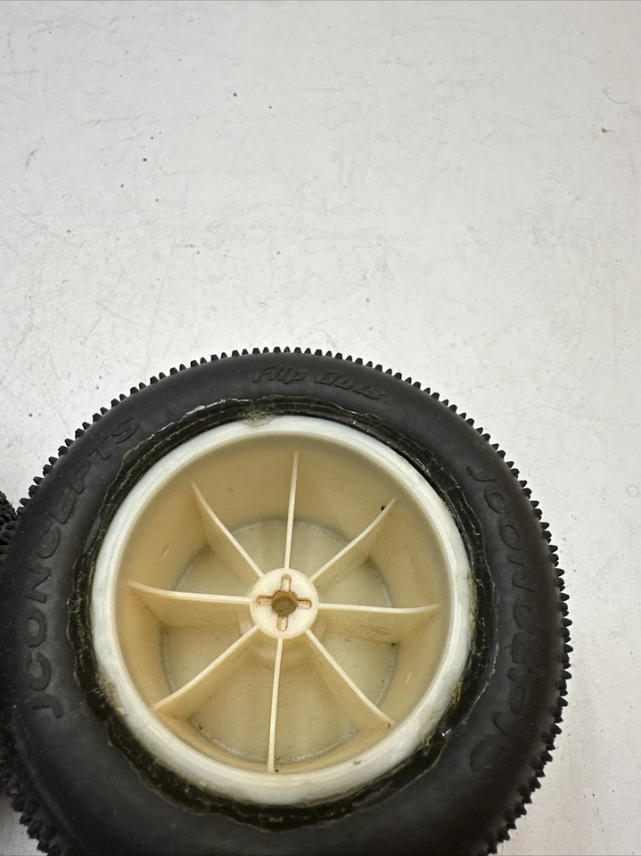 JConcepts 3040 Vintage Flip Outs Pin Deep Dish Rear Tires (2) Losi - Image 4 of 4