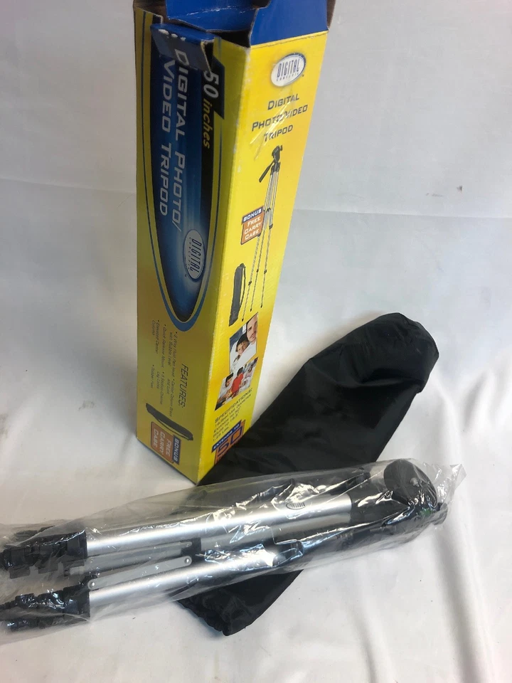 50-Inch Light Weight Tripod TR10 - Image 4 of 4