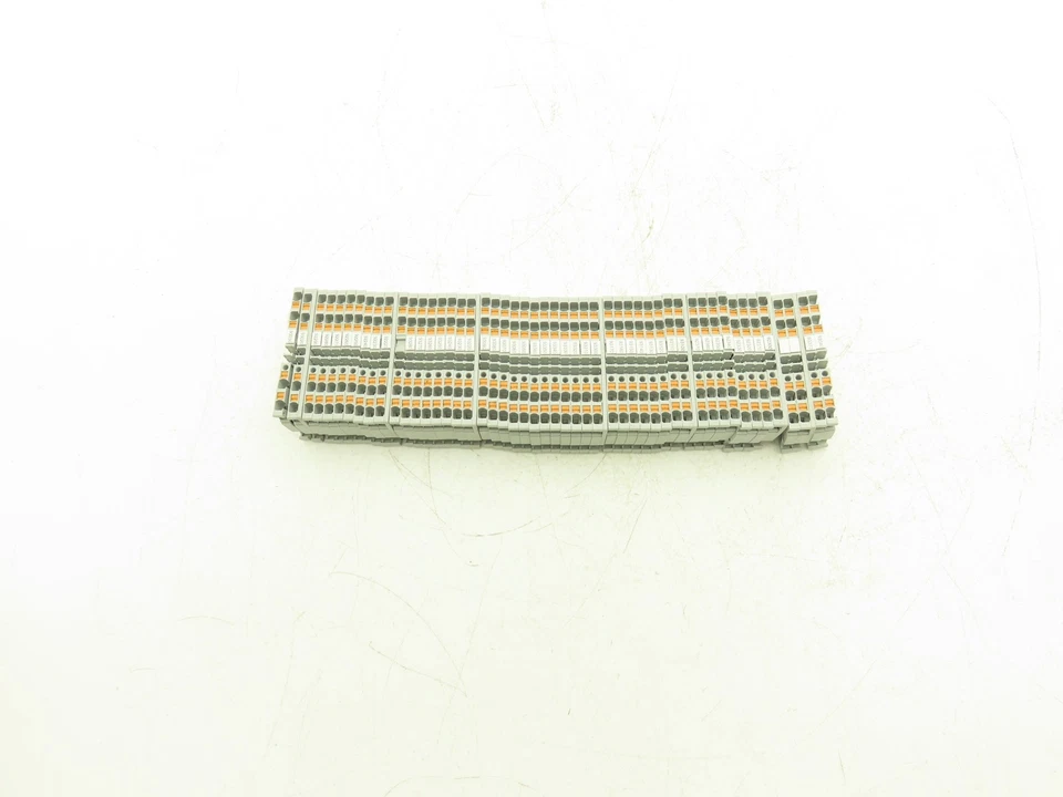 Allen Bradley 1492-P3Q Feed-Through Terminal Block Gray 4 Wire 2.5mm² Lot of 50 - Image 2 of 4