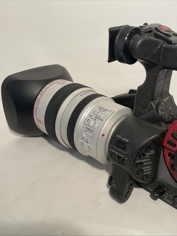 Caméscope numérique Canon MVX35i MiniDV (D'occasion) à Nyon pour CHF Caméscope numérique Canon MVX35i MiniDV (D'occasion) à Nyon pour CHF