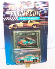 1:64 1992 HOT WHEELS PRO CIRCUIT 43 STP PONTIAC GRAND PRIX RICHARD PETTY NIP