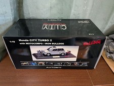 AUTOart 1/18 HONDA CITY TURBO II with MOTOCOMPO / IRON BULLDOG 994741