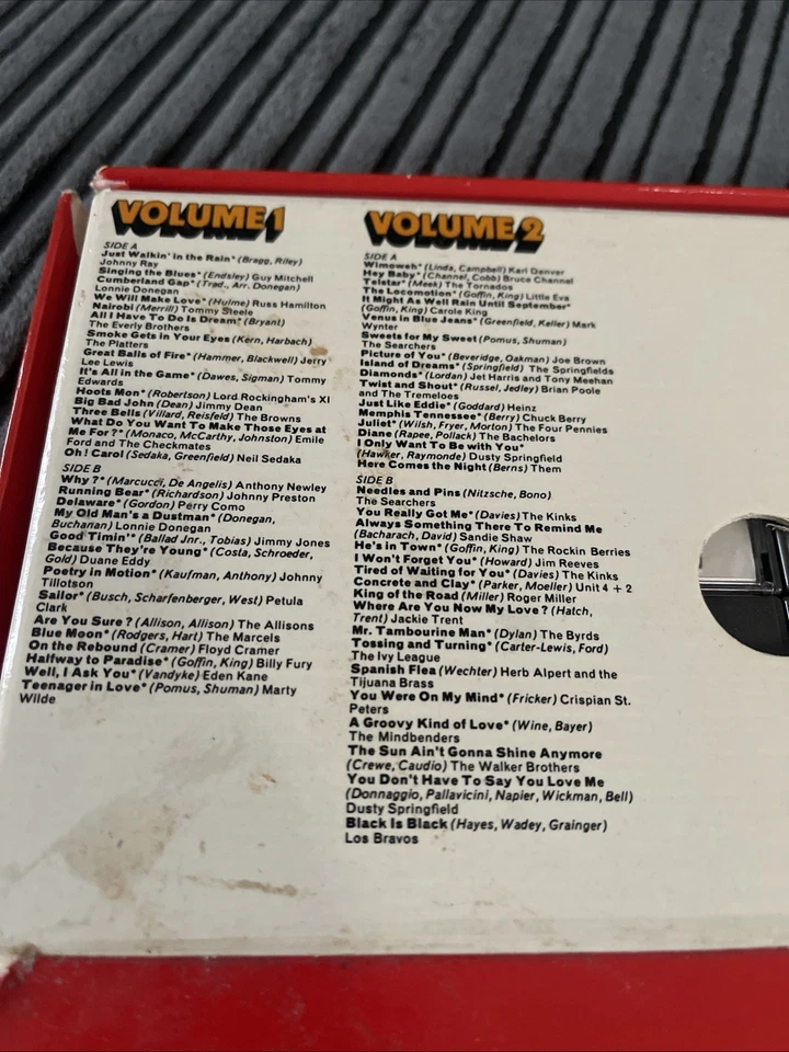 GOLDEN HIT PARADE Cassette BOX SET Elton KINKS Gees JIMI Fleetwood Slade TRex - Image 2 of 4