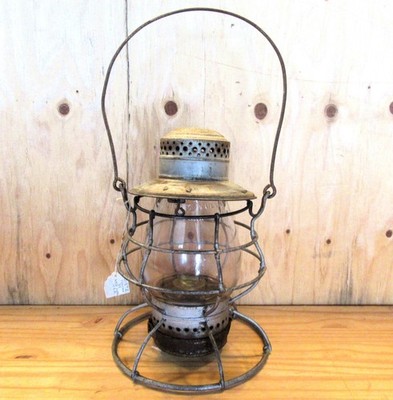 Antique Dietz No. 39 Vulcan Railroad Lantern   New York, USA