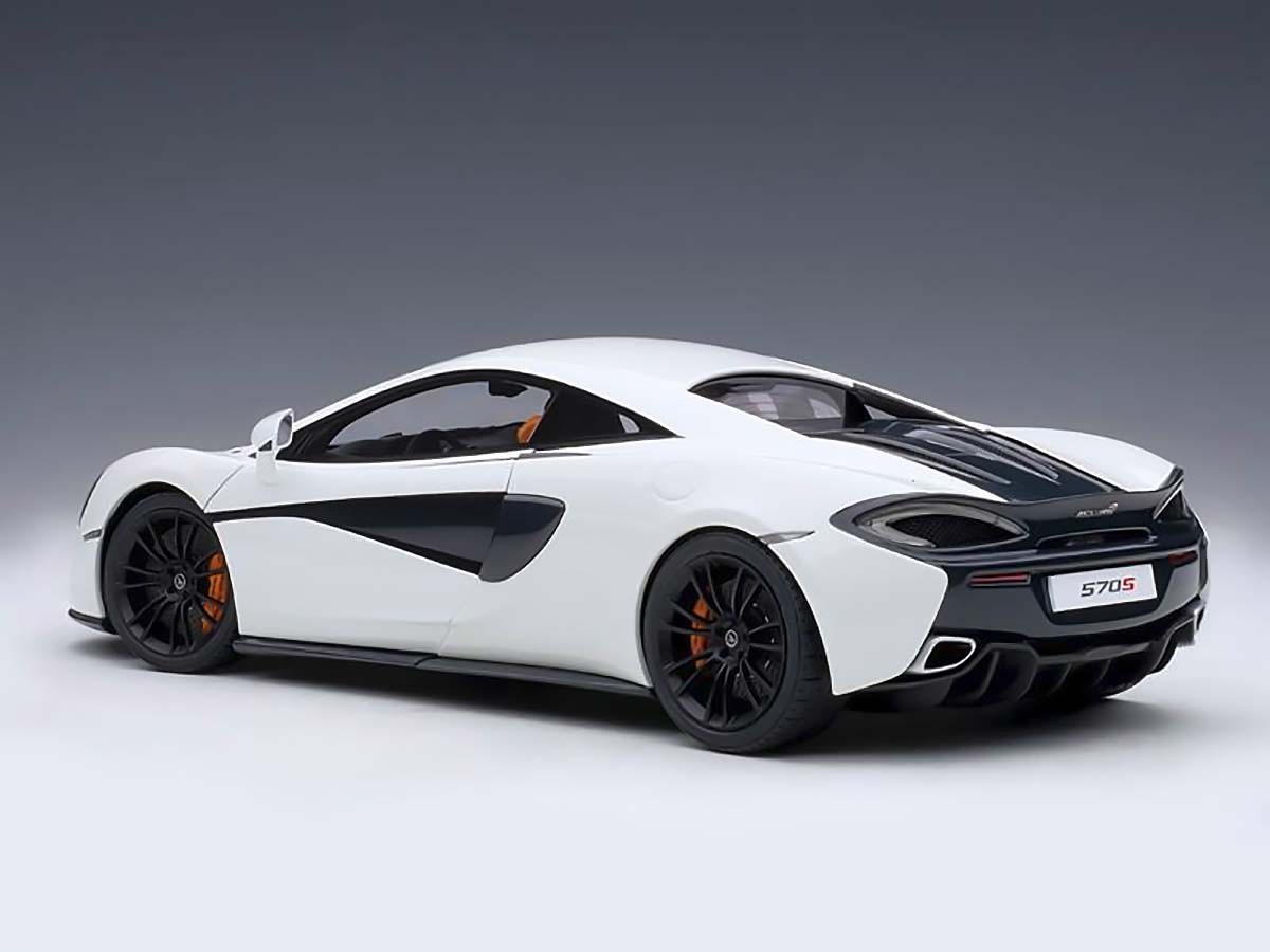 2016 McLAREN 570S WHITE WITH BLACK WHEELS 1:18 COMPOSITE by