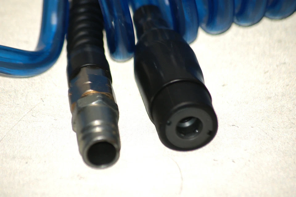 Coil Hose Atlas capco J H BENNETT 3/8" AIR HOSE W/ Prevost QUICK COUPLINGS - Image 2 of 3