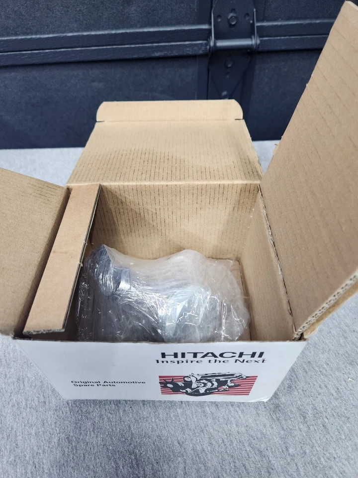 Bomba de combustible de alta presión de inyección directa Hitachi HPP0026 para Infiniti M56 QX56 Foto 3 de 4