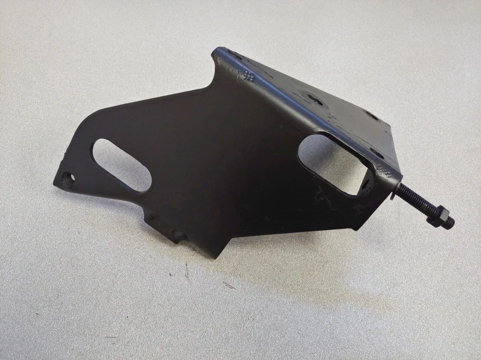 NICE USED ORIGINAL PORSCHE 911 AIR CONDITIONER COMPRESSOR MOUNTING BASE UNIT — 第 2/4 张图片