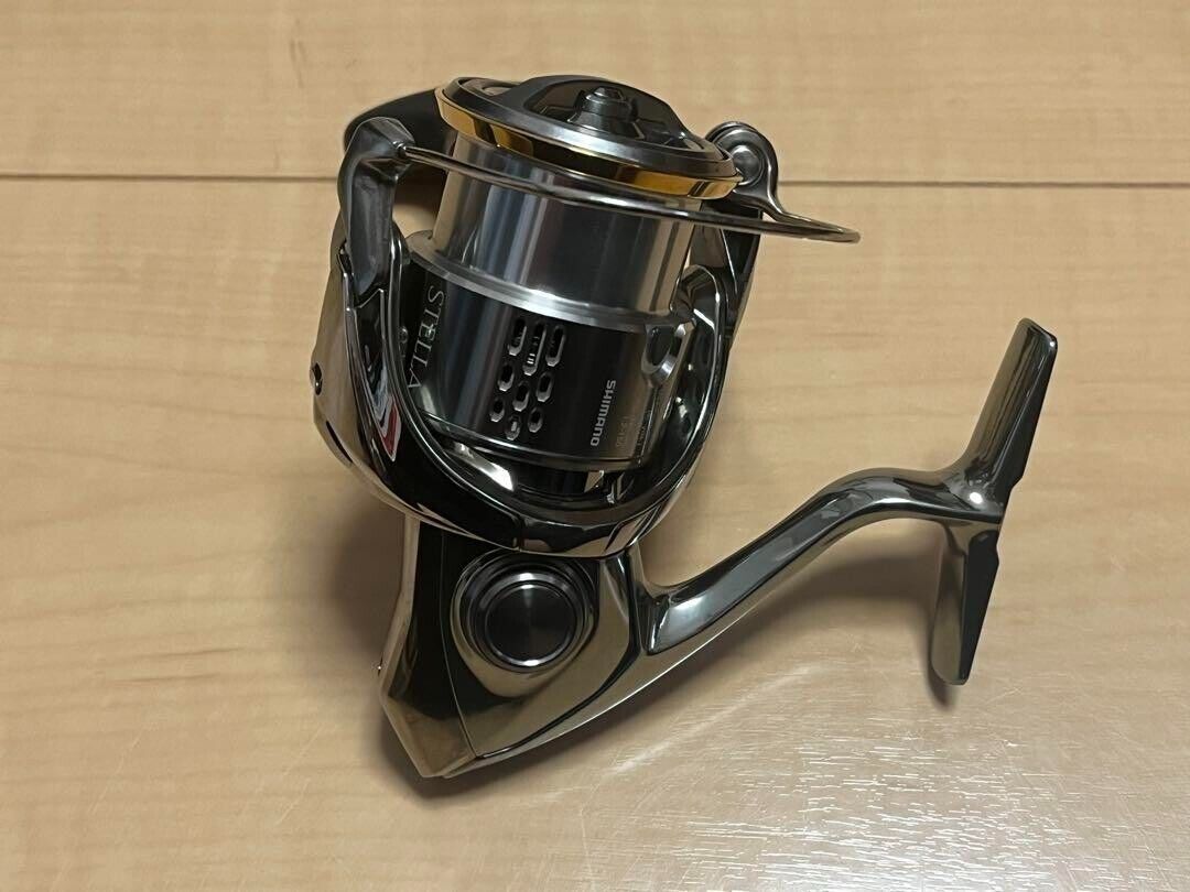 SHIMANO - シマノ 18ステラ C3000MHG - リール SHIMANO - シマノ 18ステラ C3000MHG - リール
