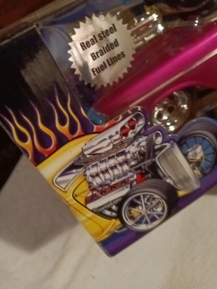 Muscle Machines 57 雪佛兰 Bel Air 1 18 红色 1957 雪佛兰 1/18 未开封 — 第 2/4 张图片