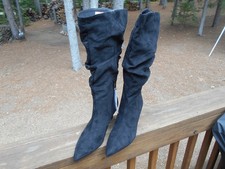 Time and Tru Women's size 6 Faux Suede Slouch Boots with Kitten Heels Black