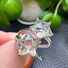 On the Natural Libyan Star Ring, set with 925 silver.