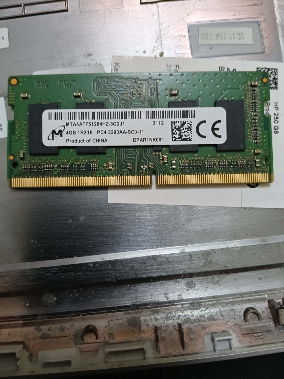 Micron 4GB DDR4 SO-DIMM PC4-3200AA 260 pin MTA4ATF51264HZ-3G2J1