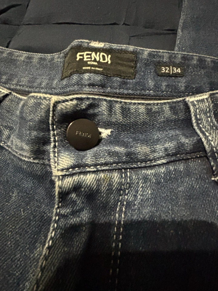 Pantalones de mezclilla desgastados ajustados Fendi para hombre talla 32/34 Foto 3 de 4