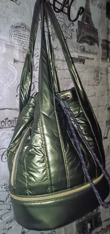Bolso Cubo acolchado LG verde metálico STELLA & DOT Crush It se expande usado en excelente estado💚  Foto 4 de 4