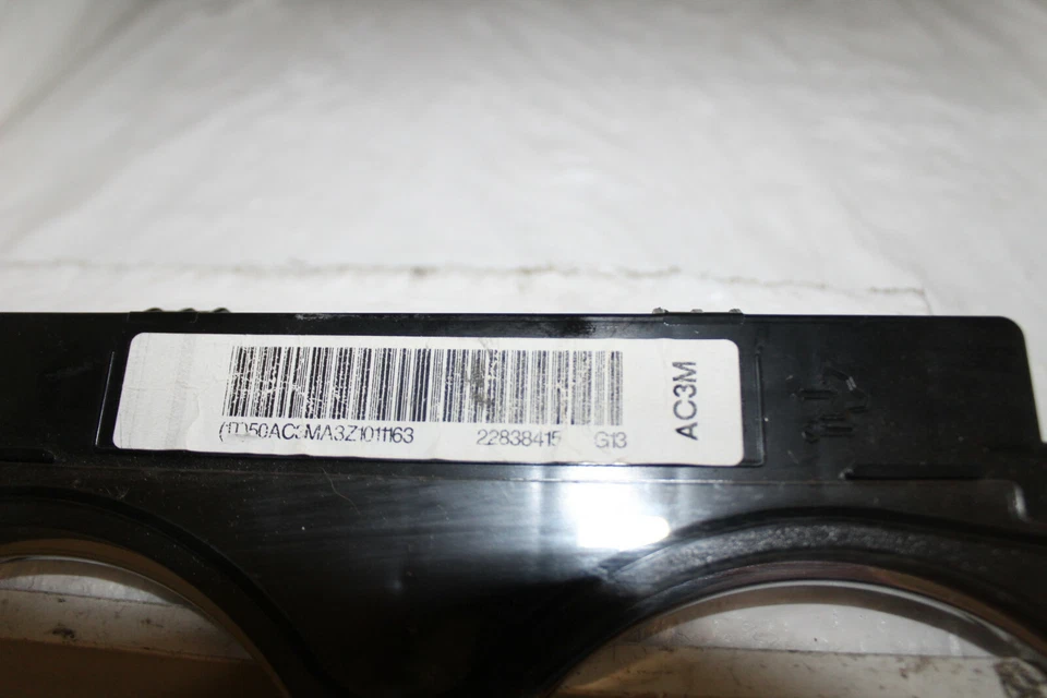 Speedometer Cluster 2012 - 14 GMC Sierra/Denali/Yukon/XL Pickup 150,464 Miles - Image 3 of 4