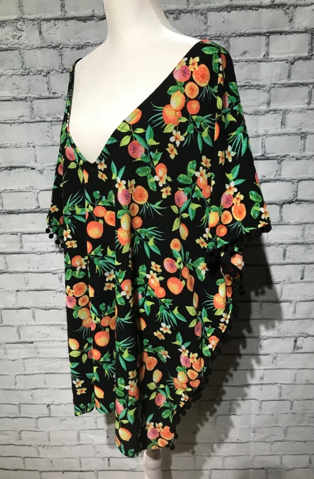 Xhilaration, L, Negro Estampado Floral Manga Corta con Pompones, Cubierta de Natación, Tropical Foto 4 de 4