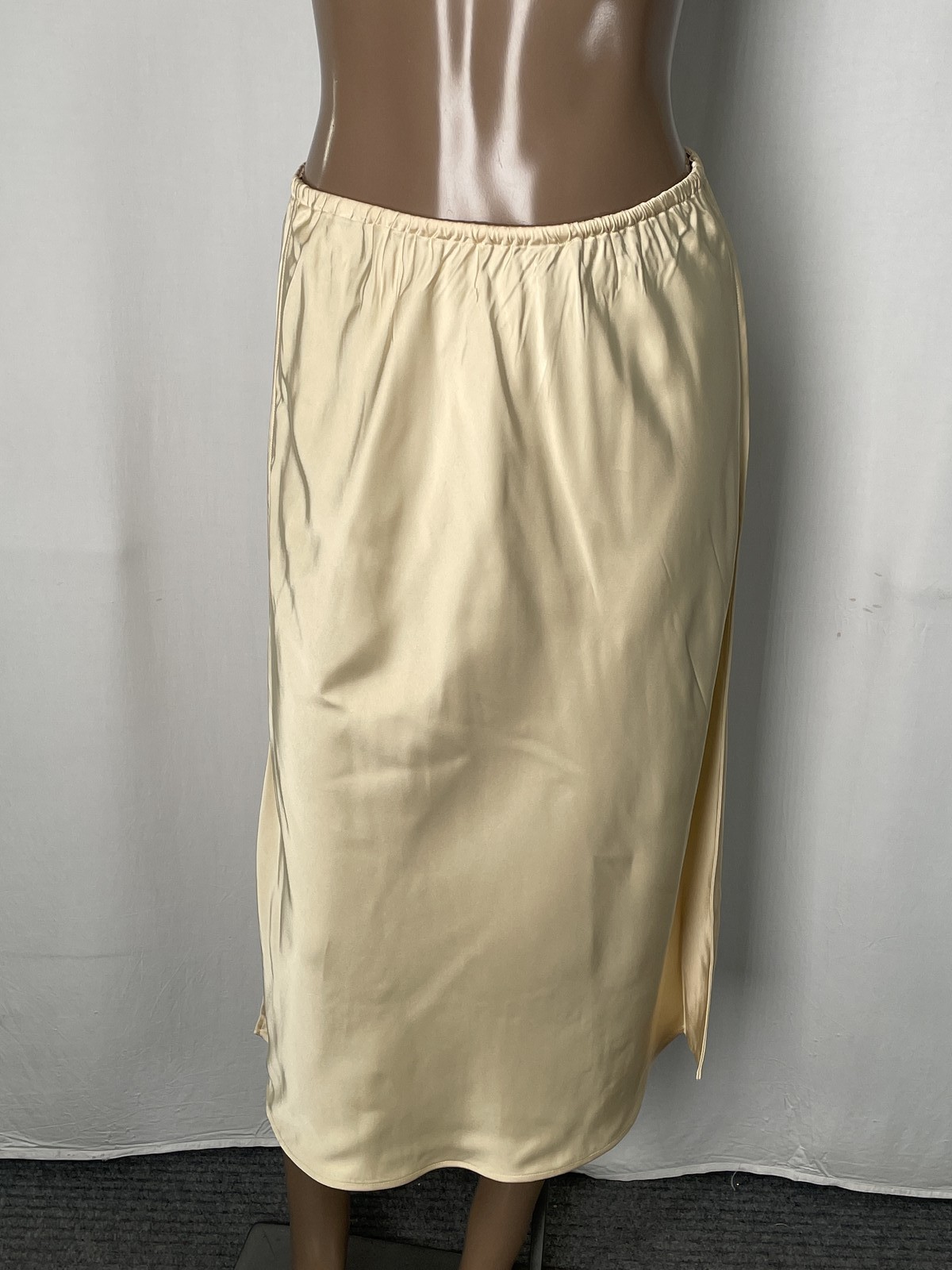Vince Womens Skirt Chamomile Gold Size S Matte Satin Slip Mid Length Elastic