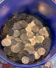 Below Average Condition Eisenhower Dollars 4 Sale Lot Of 200 (examples in pics)