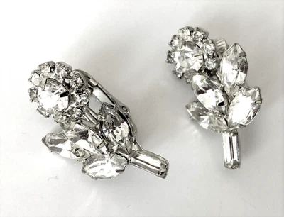 Boucle d'oreille Vintage CLIPS FLEUR strass argenté 💎💎💎 ! - Photo 1/4