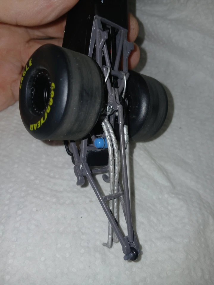 (RAT FINK) NHRA 06 WHIT BAZEMORE MATCO TOOLS CARREGADOR FUNNYCAR ESCALA 1/24 ((LEIA)) - Imagem 4 de 4