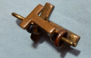 WW1 ERA TERRITORIAL (T) MILITARY BADGE LOT (LARGE & SMALL) WORLD WAR I