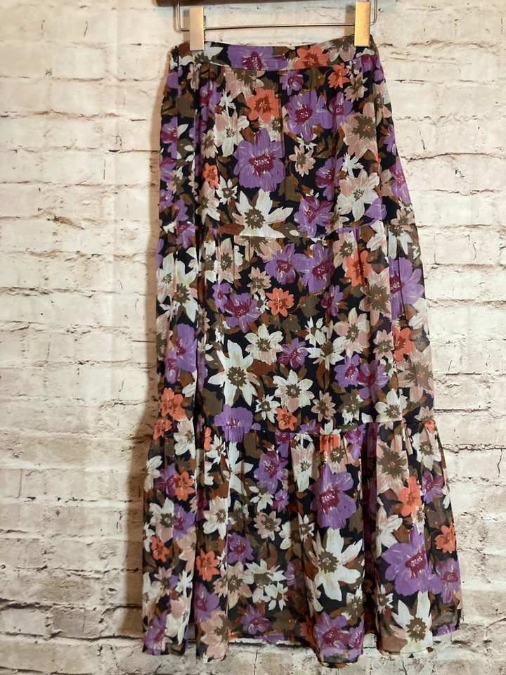 Falda AMISU Mujer 4 Oscuro Romántico Púrpura Ditsy Floral Midi Corbata Frontal En Niveles Foto 3 de 4
