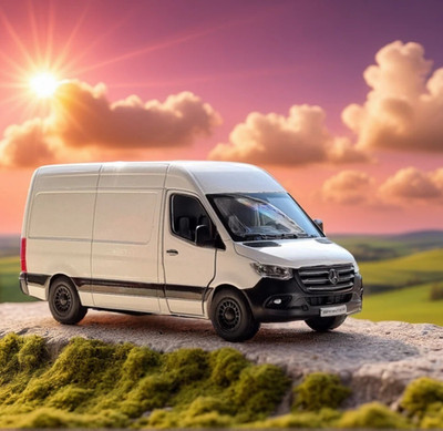 Mercedes Classic Sprinter Van 1:48 Scale Diecast Opening Doors Kin smart