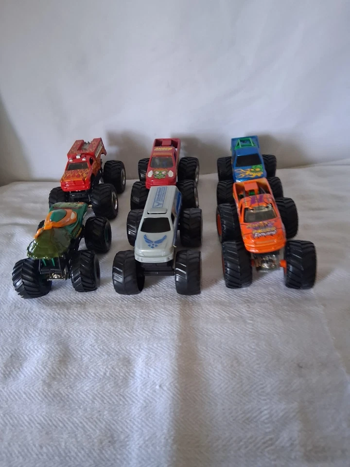 Six Monster Trucks - Imagem 2 de 4